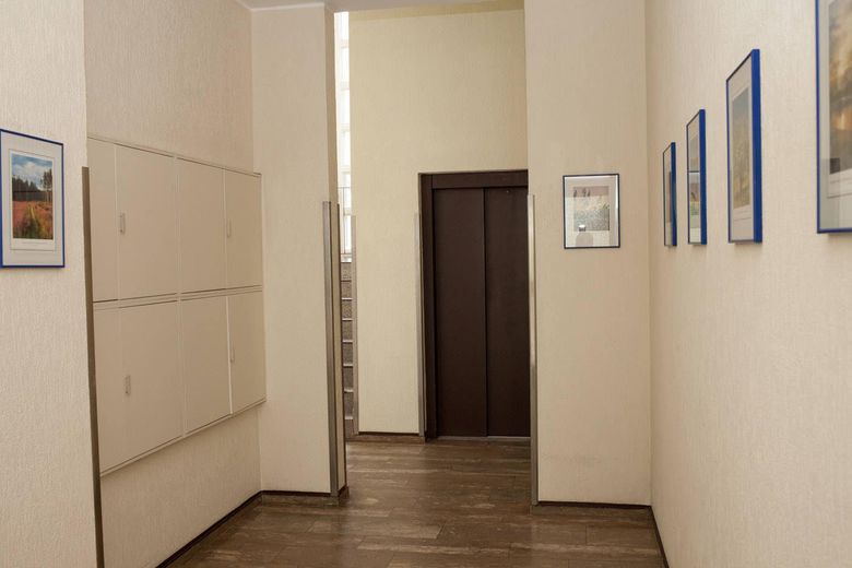 Luminoso appartamento di 4 locali in Lessingplatz – Hauseingang