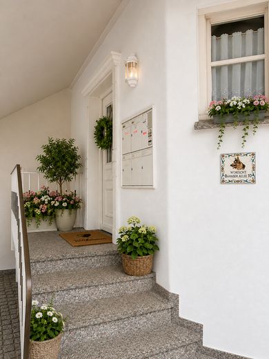 Ein Hauch von Süden - schöne 3-Zimmer-Wohnung – Eingangsbereich überdacht