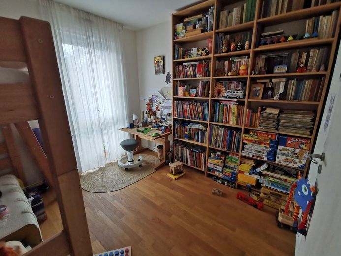 Kinderzimmer/Büro 2