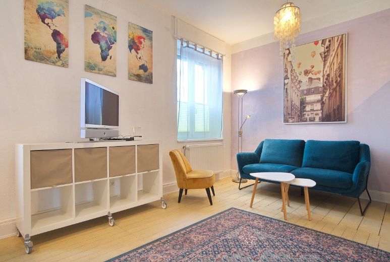Komplett eingerichtete kleine Wohnung mitten in Rüttenscheid, PKW-Stellplatz möglich! – a57861498c57e71b595d3229db1c6422e9131e9b.jpg