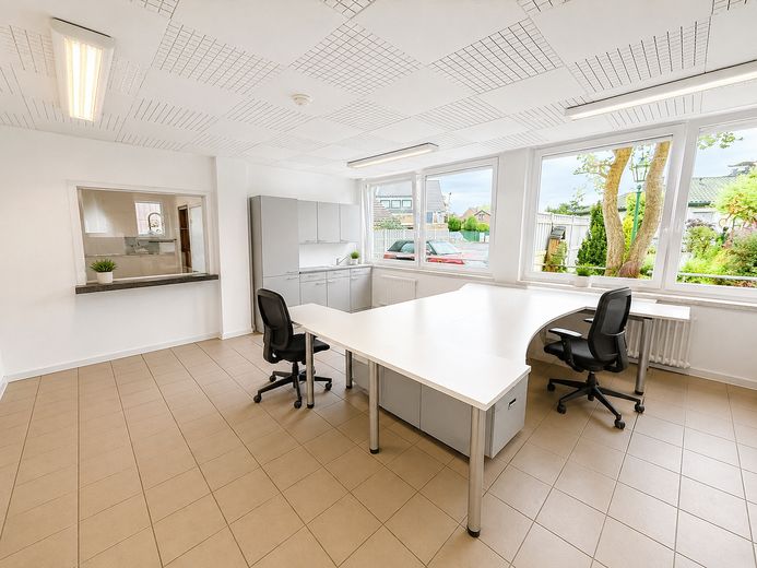 Superficie luminosa per ufficio/studio al piano terra con vista sul giardino e posti auto – 125 m² a St. Tönis / Tönisvorst – Foto 2