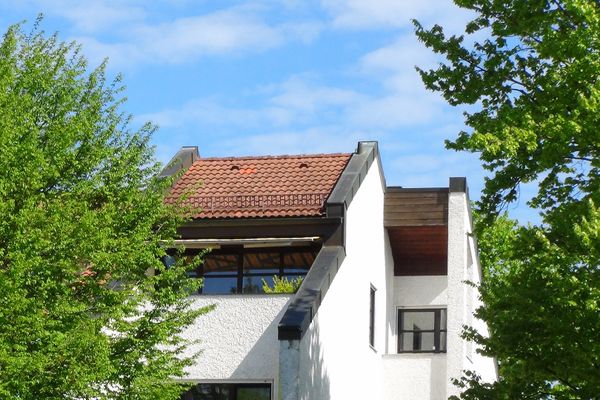 Lauschige 2-Zi.-Süd-DTW mit enormer Weite - zwischen Ortszentrum und altem Ortskern