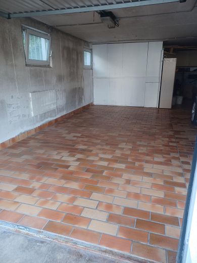 Przestronne, świeżo wyremontowane mieszkanie 3,5-pokojowe o powierzchni 115 m², z dużym balkonem, garażem i miejscem parkingowym – Garage