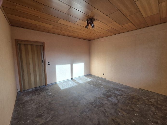 das andere Schlaf-/Kinderzimme