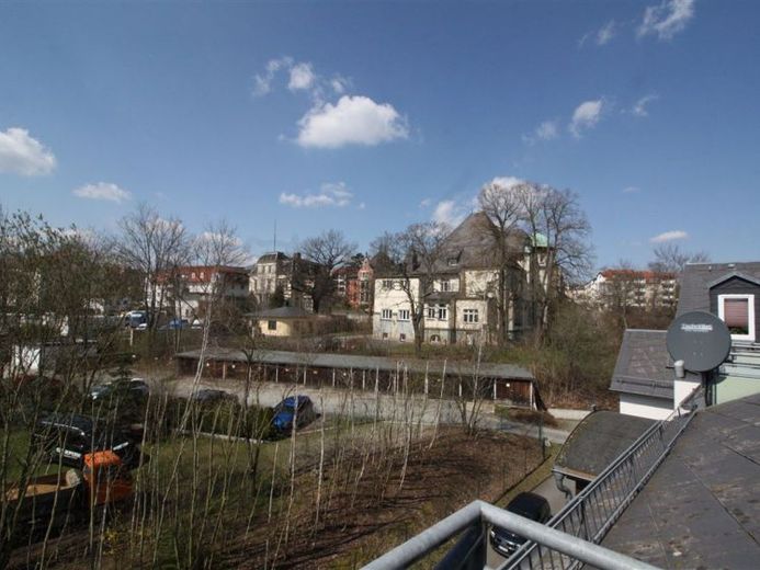 ruhige 2-Zimmer mit neuer Einbauküche und Balkon – Foto 1