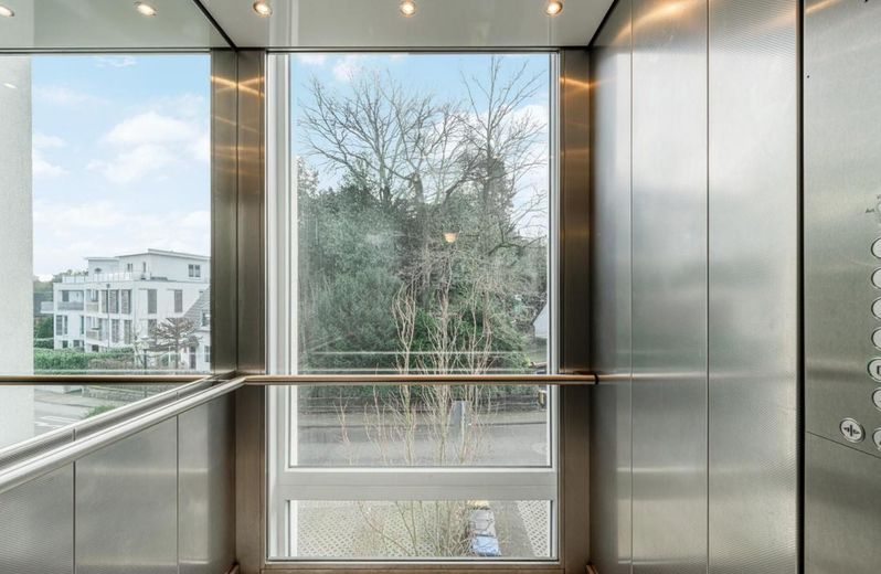 Exklusive 4-Zimmer +Energie Wohnung mit Fußbodenheiz/-kühlung und sehr geringen Energiekosten – Seilhydraulischer Aufzug