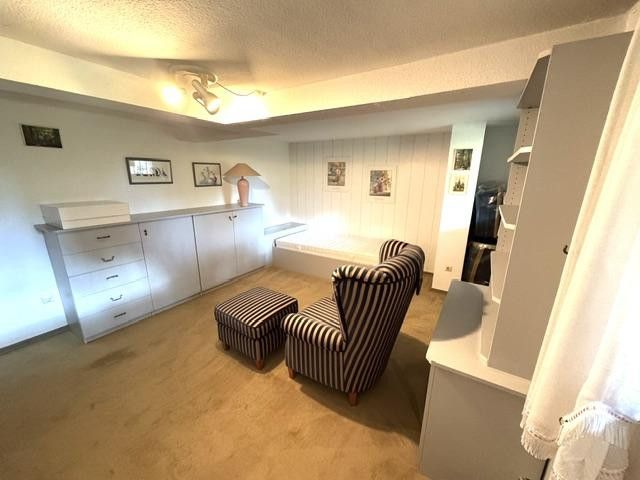 Przestronne mieszkanie z dużą loggią XL i sutereną w Garbsen – Souterrain Zimmer