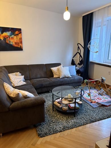 Schöne Vierzimmer-Altbauwohnung mit Balkon in Innenstadtnähe – Foto 7
