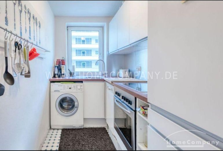Modern möblierte 2-Zimmer-Wohnung mit Balkon in Sendling mit 2 Schlafzimmern – b6bf2b70c645a1006189140a84f5f6d4d964803a.jpg