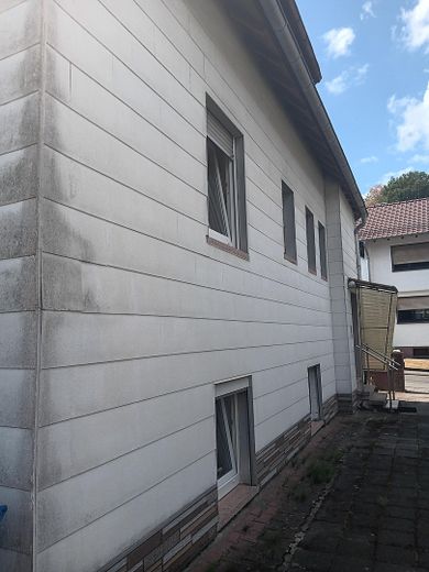 Verkaufe 2 Familien Haus mit Großem Grundstück  im sanierungsbedürftigen Zustand. – Foto 8