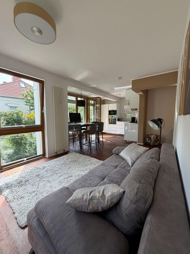 Fantástico apartamento de 2 habitaciones justo junto al Volkspark, en Prenzlauer Berg – Großflächige Verglasung