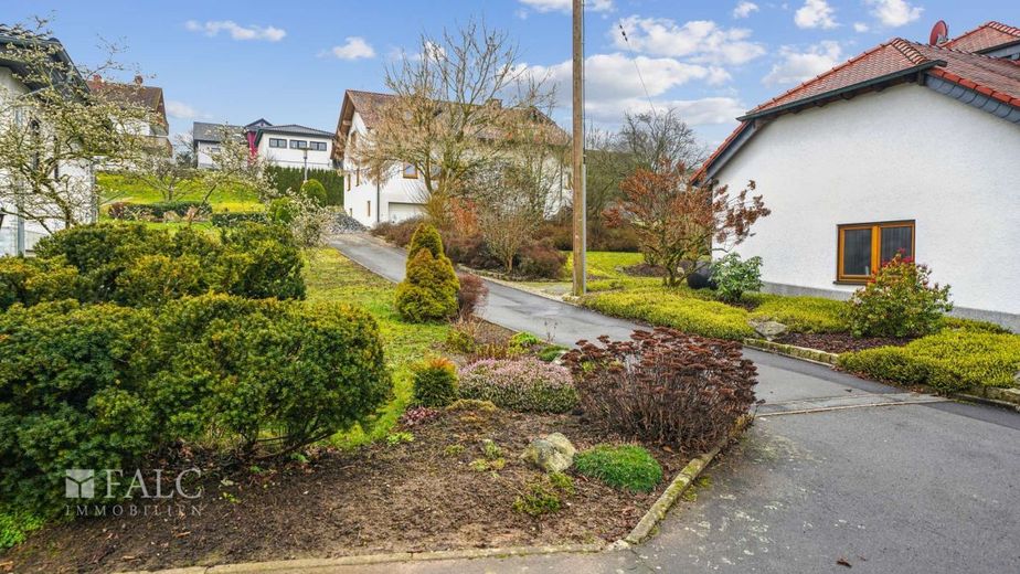 Dürfen wir vorstellen? Ihr Traumhaus! - FALC Immobilien – Willkommen