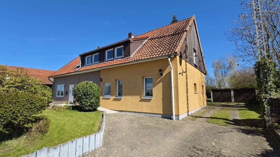 Uetze - Dollbergen - Handwerkertraum - Grosses Wohnhaus zum Sanieren – Willkommen