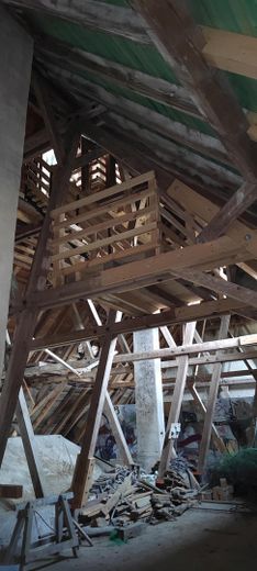 Atelier/Praxis/Gastro/Touristik/Büro/LOFT +++ in GUTSANLAGE (12 Geb. + 6 ha. Gr.) Nähe Müritz! – Aufgang zum Uhrturm...