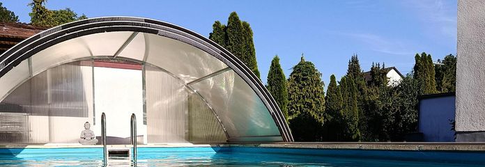 Zweifamilienhaus in Toplage, Ruheoase mit Pool am Stadtrand von Friedberg/Augsburg, Hochzoll – Pool mit Freisitz