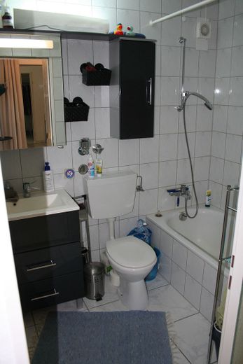 Zentrale, seenahe, sehr gepflegte 2-Zimmer Stadtwohnung in Toplage – Bad