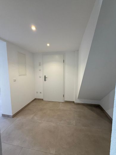 First occupancy after complete renovation | 2-room ground-floor apartment with fitted kitchen – Flur