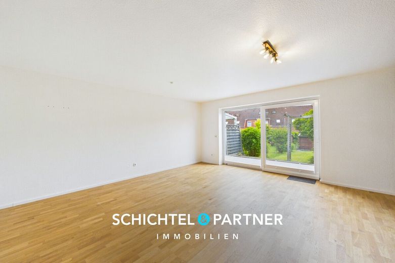 Brinkum |Sofort Einziehen: Modernisiertes Reihenhaus mit Süd-Garten – S&amp;P | Wohnzimmer