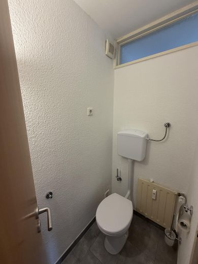 WC 1/2
