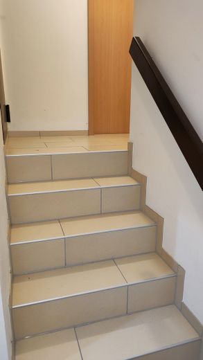Treppenaufgang zum Heizraum