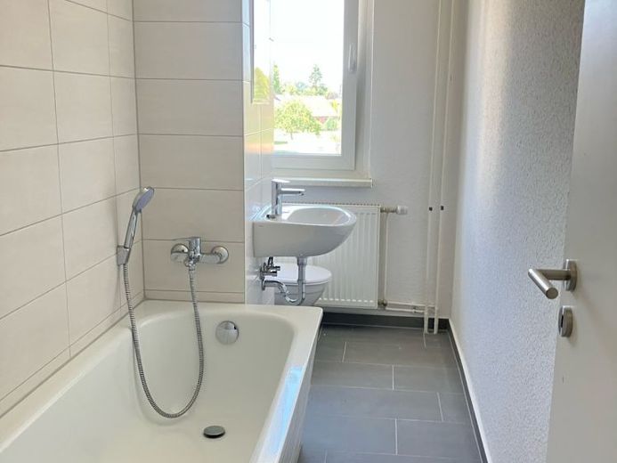 Modern renoviertes Zuhause mit Balkon und Wohlfühlfaktor – Foto 1