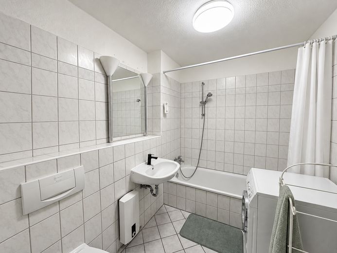 Maisonette 2,5 Raum in Stadtfeld Ost mit Balkon – Badezimmer