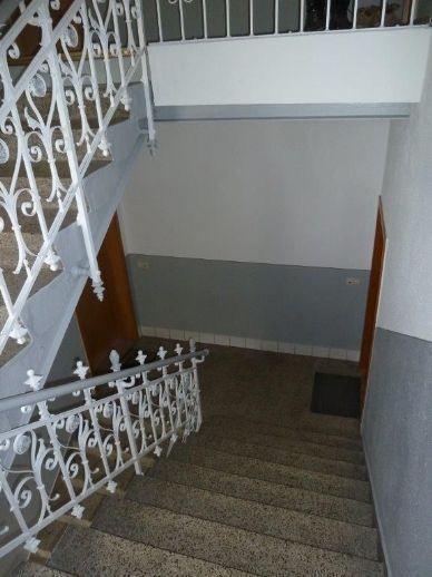 DG 4-Zimmer Maisonette mit Laminat und Südbalkon in zentraler Lage!!! – Treppenhaus 1