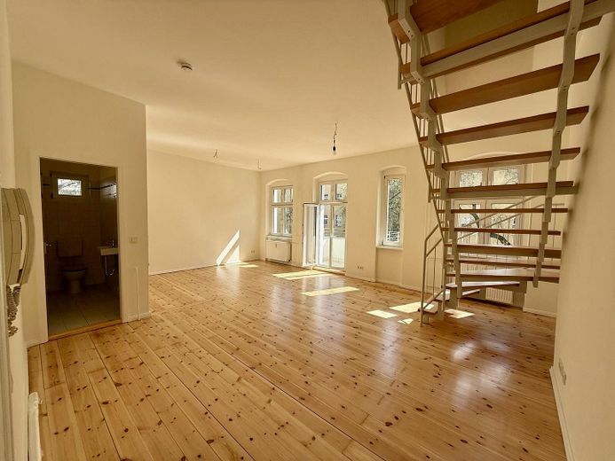Sonnige Maisonette im Komponistenviertel – 2 Balkone, Südausrichtung & ruhige Lage im Grünen – Wohnkücke 2. OG