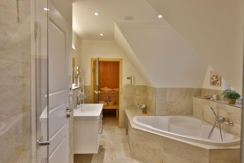 Badezimmer 1. OG