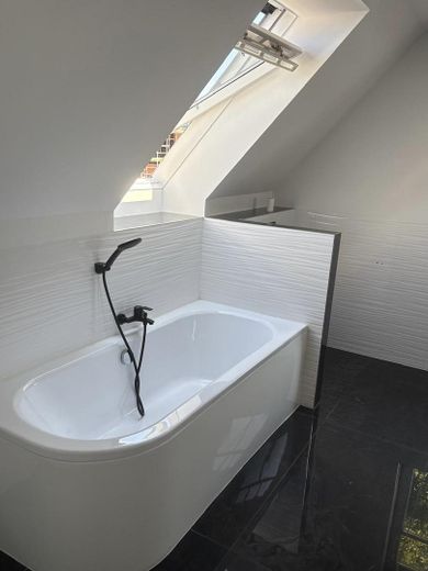 Güzel Fahrdorf’ta doğrudan Schlei manzaralı, huzur veren Friesenhaus (komisyonsuz) – Vollbad OG