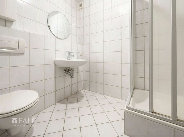 Klein, fein und vermietet: Ihr Kapitalanlage-Traum in Bonn Duisdorf – Badezimmer