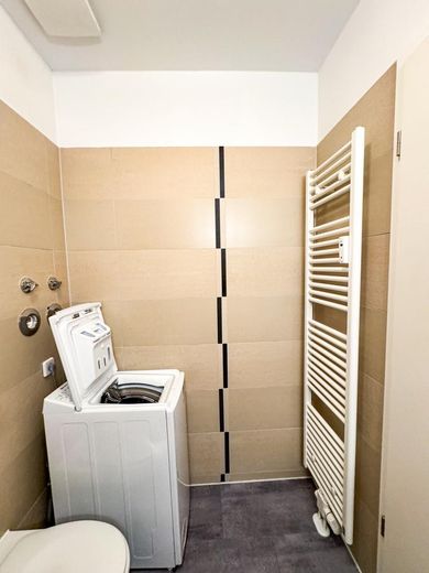 Geräumige 2 Zimmer Wohnung zentral in Prenzlauer Berg – Badezimmer