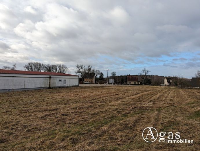 Ampio terreno commerciale a Jüterbog – Ansicht vom Grundstück