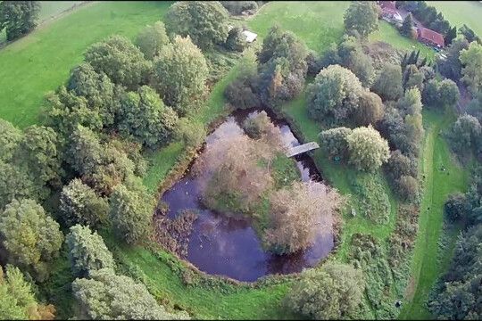 Erfüllen Sie sich den Traum vom Leben im Grünen - auf einem weitläufigen Anwesen – Grundstück mit See