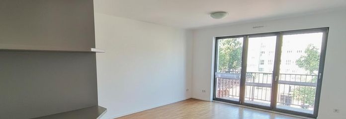 2025 yeni bina, komisyonsuz: 3 oda, 74,43 m², balkon, asansör - Berlin-Lichterfelde – Wohnbereich knapp 29 qm