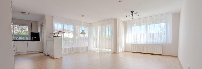 Wohnzimmer, Essbereich, Küche