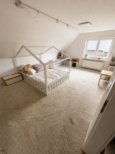 Großzügiges Einfamilienhaus- modernisiert & vielseitig nutzbar – Kinderzimmer3