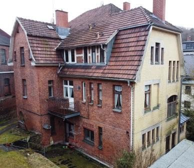 Historische Jugendstilvilla mit großem Grundstück in zentraler, ruhiger Altstadtlage – Hofansicht