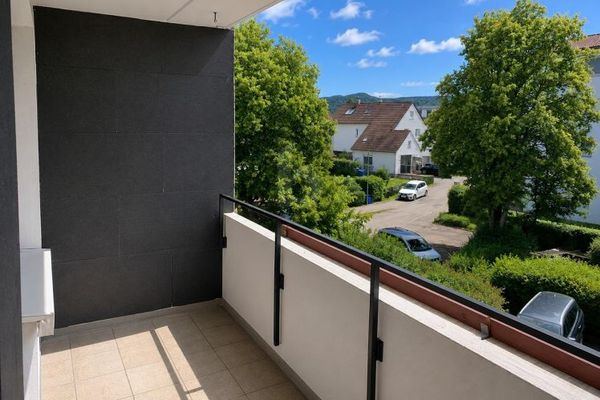 JASNE I OD RĘKI DOSTĘPNE Z BALKONEM OD POŁUDNIA