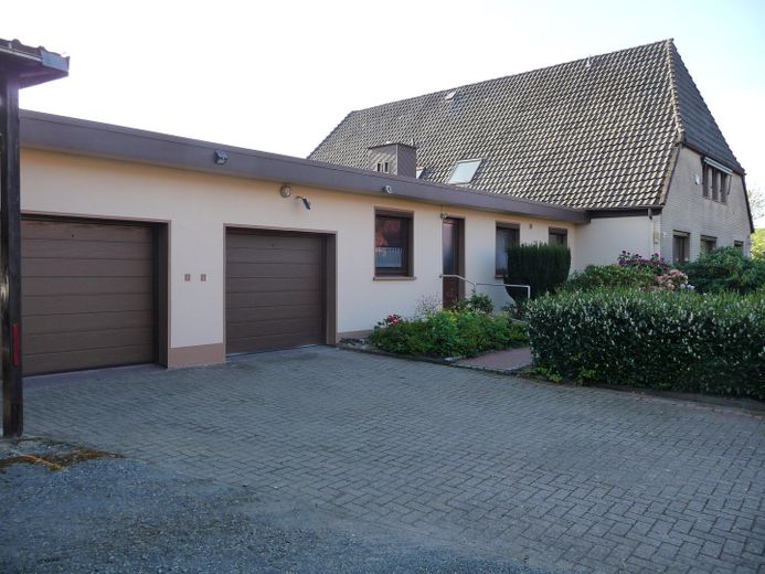 Haus mit Flachdachanbau