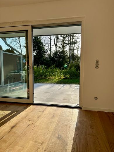 3 Zimmerwohnung im EG mit großer Süd-Terrasse – Terrassentür