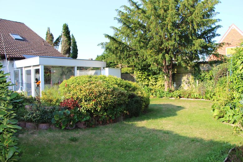 Großzügiges Einfamilienhaus mit vermietetem Obergeschoss – Foto 15