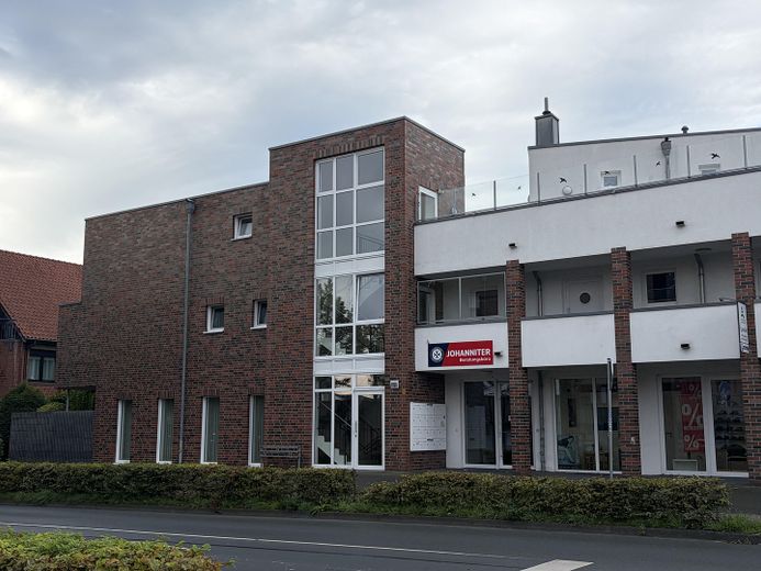 Reserviert!! Bitte keine weiteren Anfragen für Penthouse-Wohnung mit großer Terasse – Gesamtobjekt