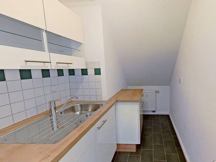 Luminoso monolocale con cucina componibile e bagno con vasca vicino al centro – Ansicht I: Küche