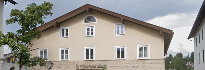 Spacious commercial unit at the town square | Apartments & garden if required | Office, retail, storage or similar