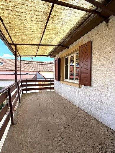 2 tolle Häuser * Neu- und Altbau * in Freisbach – Vorderhaus: Balkon