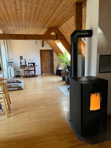 Ruim 3,5-kamerappartement met balkon, tuin en parkeerplaats – Foto 4