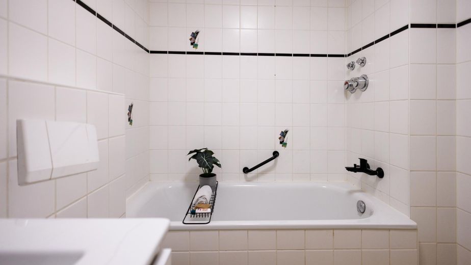 Bezugsfertige 2-Zimmerwohnung inkl. Tiefgaragen Stellplatz – Badezimmer