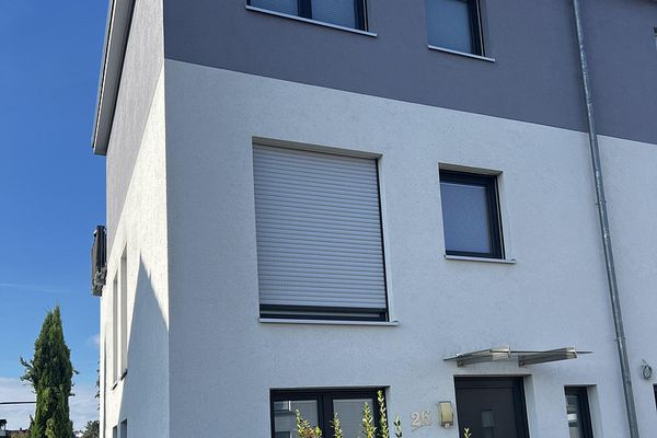 Hochwertige, provisionsfreie KfW-70-Doppelhaushälfte in idyllischer Lage von Dietzenbach-Steinberg