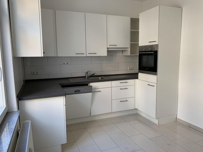 Großzügige Wohnung in Toplage mitten in Gießen - mit Einbauküche, großem Bad und Gäste-WC – Foto 1